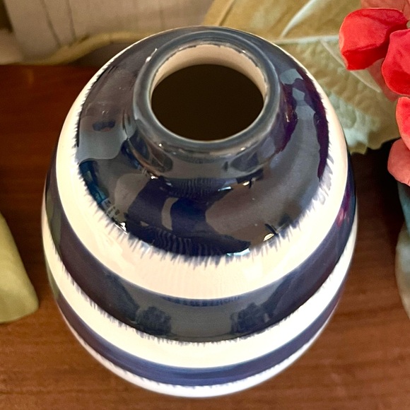 Threshold Studio McGee Coastal Stoneware Bud Vase, 6.5” - Picture 2 of 3